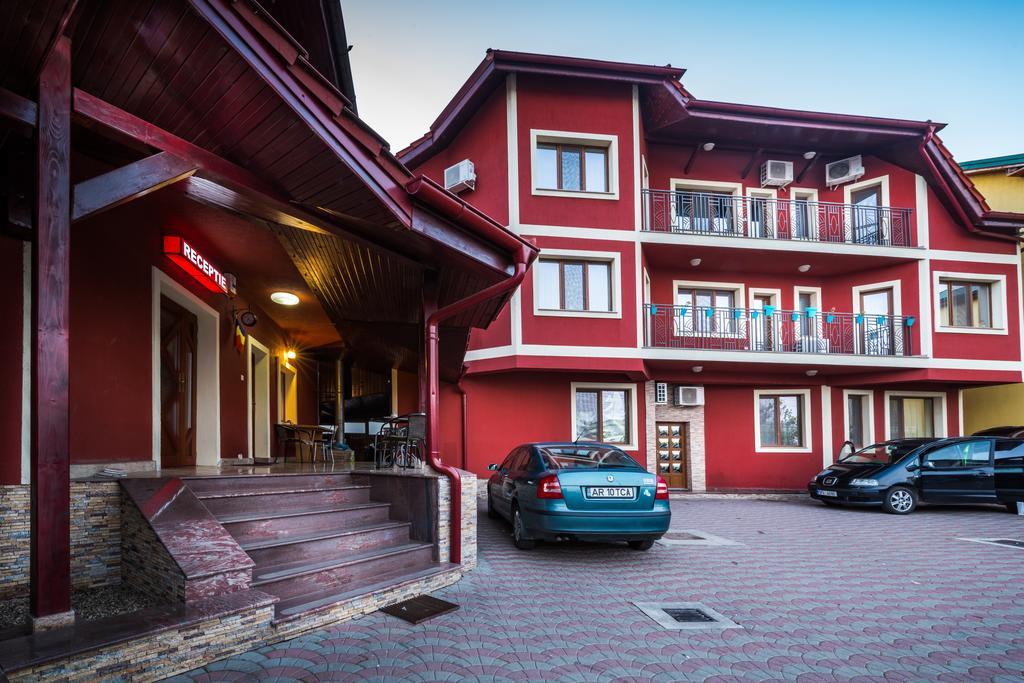 Pensiunea Christiana Arad Bagian luar foto