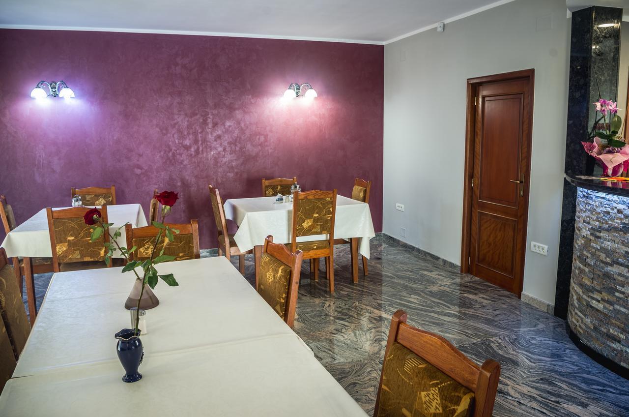 Pensiunea Christiana Arad Bagian luar foto